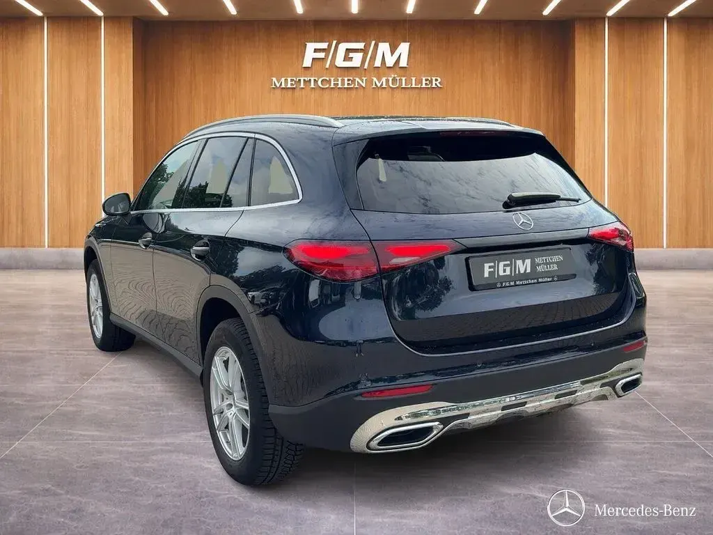 Gebraucht Mercedes GLC200 Avantgarde 204 PS (150 kW) 2023 Nautikblau SUV