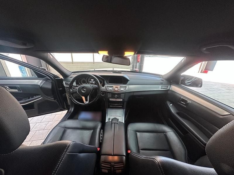 Gebraucht Mercedes E300 258 PS (189 kW) 2015 Schwarz Kombi