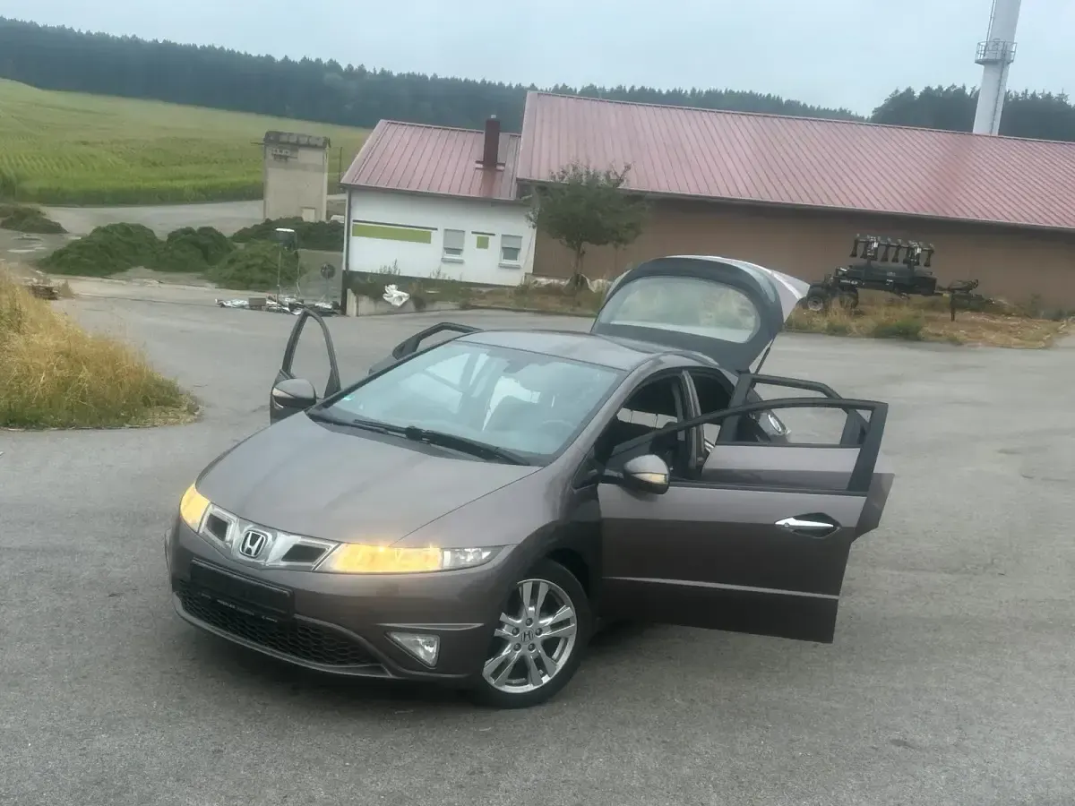 Gebraucht Honda Civic Sport 140 PS (102 kW) 2011 Grau Limousine