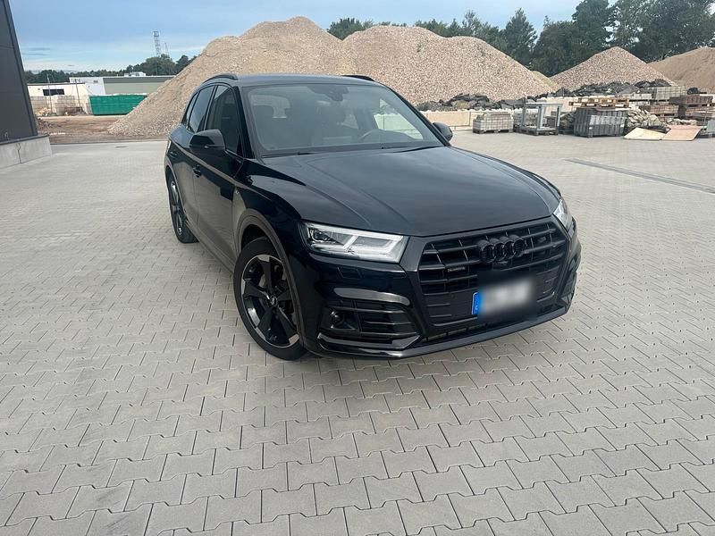 Schwarz Gebraucht 2018 Audi Q5 Ambiente SUV | 34.500 € (Fairer Preis) - Bild 1/4