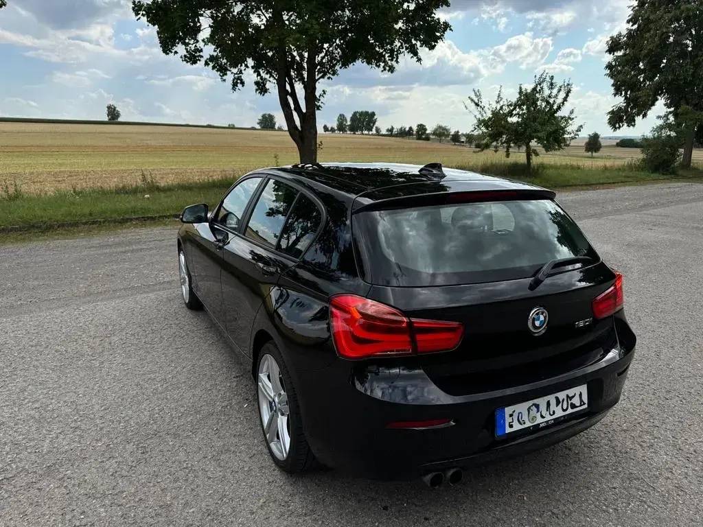 Gebraucht BMW 120 184 PS (135 kW) 2017 Schwarz Limousine