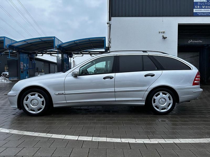 Gebraucht Mercedes C200 Classic 122 PS (89 kW) 2004 Silber Kombi