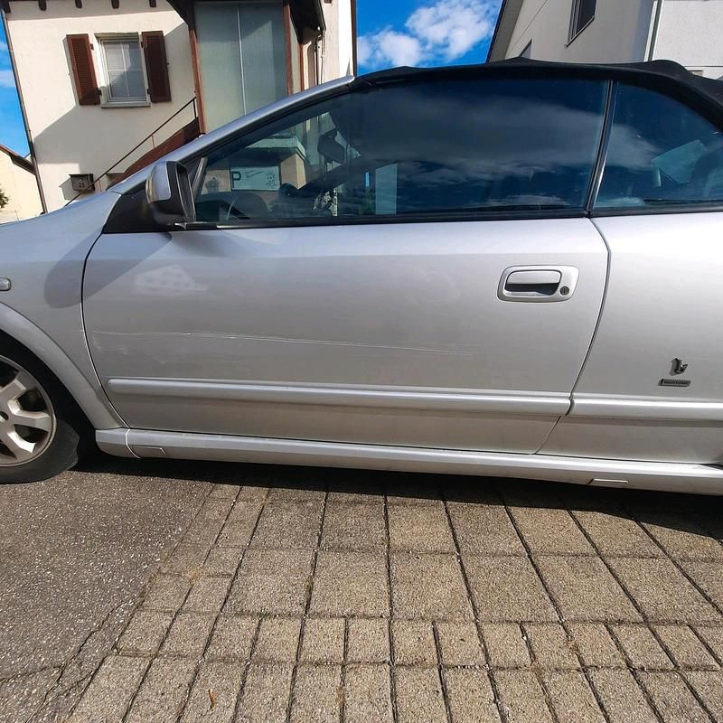 Gebraucht Opel Astra Cabriolet 147 PS (108 kW) 2004 Silber Cabrio