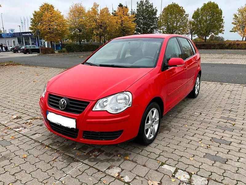 Rot Gebraucht 2009 VW Polo Trendline Limousine | 4.499 € (Fairer Preis) - Bild 1/4