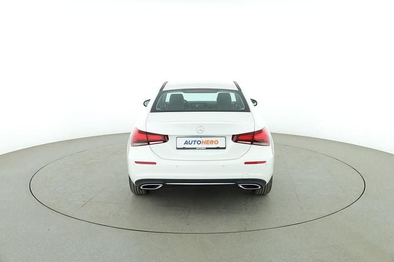 Gebraucht Mercedes A200 Progressive 2022 Weiß Limousine