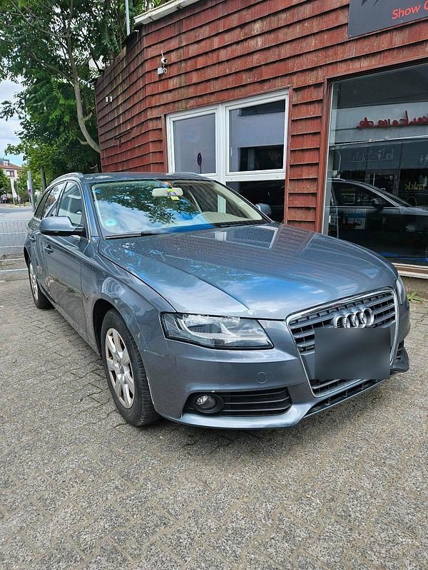 Grau Gebraucht 2011 Audi A4 Kombi | 2.900 € (Superpreis) - Bild 1/4