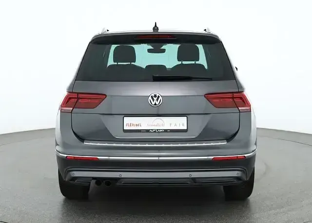 Gebraucht VW Tiguan Highline 150 PS (110 kW) 2020 Grau SUV