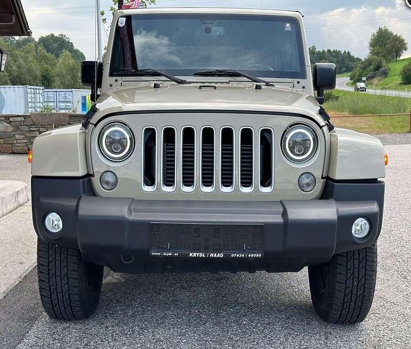 Gebraucht Jeep Wrangler Unlimited 200 PS (147 kW) 2018 Beige SUV