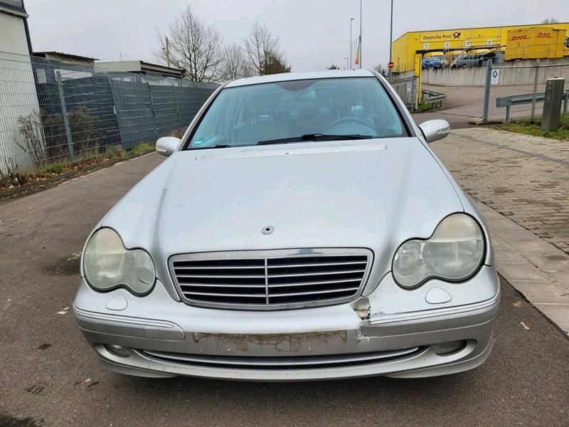 Gebraucht 2001 Mercedes C240 Limousine | 1.100 € - Bild 1/4