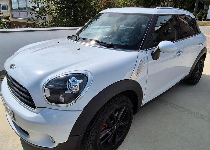 Weiß Gebraucht 2015 Mini Countryman SUV | 14.500 € (Teuer) - Bild 1/2
