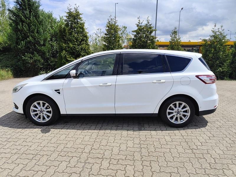 Gebraucht Ford S-MAX Titanium 179 PS (131 kW) 2016 Weiß Van / Kleinbus