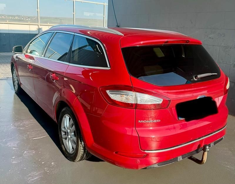 Gebraucht Ford Mondeo 140 PS (102 kW) 2013 Rot Kombi