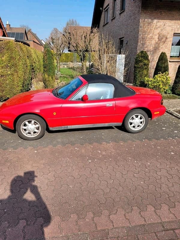 Gebraucht Mazda MX5 116 PS (85 kW) 1992 Rot Cabrio