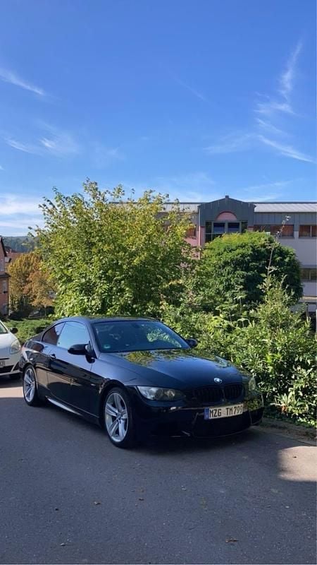 Schwarz Gebraucht 2008 BMW 330 Coupé | 6.399 € (Superpreis) - Bild 1/4