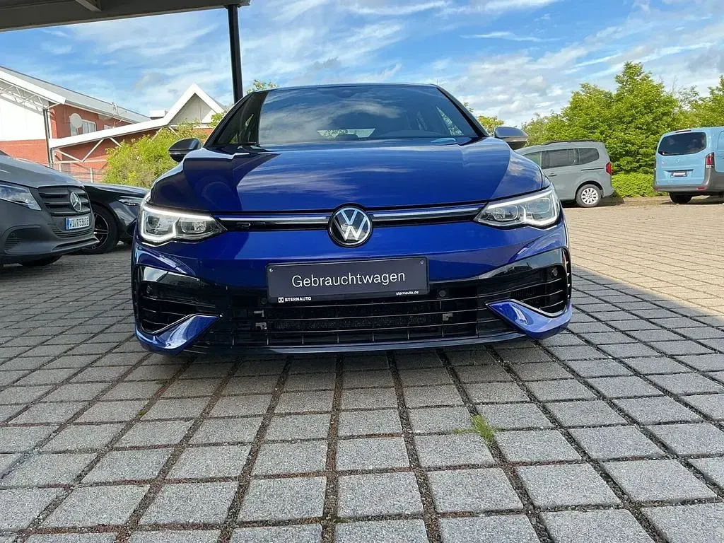Usata VW Golf VIII R 333 CV (244 kW) 2023 Blu Berlina