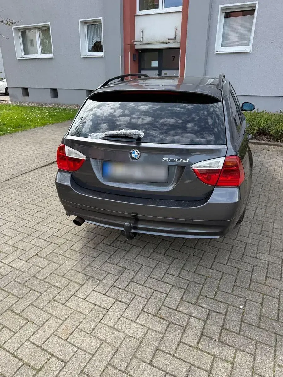 Gebraucht BMW 320 163 PS (119 kW) 2006 Grau Kombi