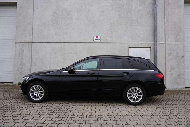 Gebraucht Mercedes C220 170 PS (125 kW) 2016 Schwarz  unilack Kombi