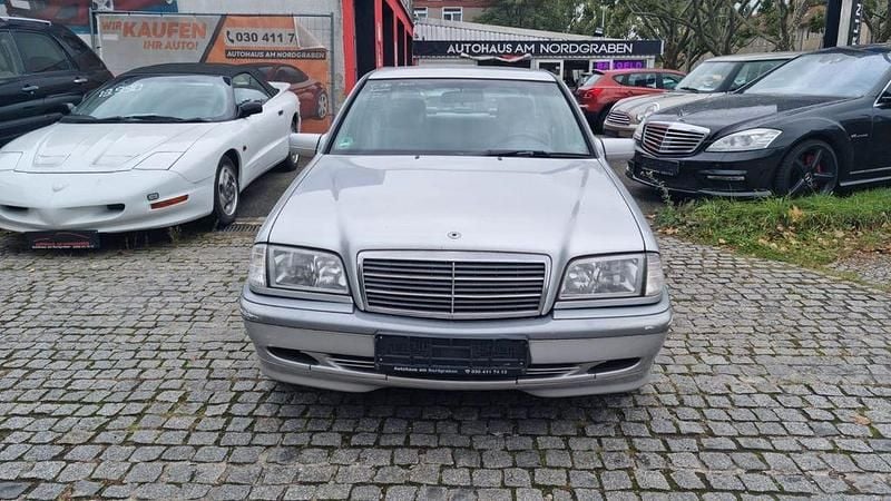 Gebraucht Mercedes C180 Classic 122 PS (89 kW) 1998 Silber Limousine