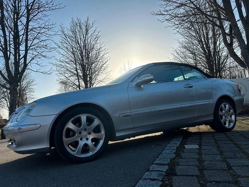 Gebraucht Mercedes CLK320 Elegance 218 PS (160 kW) 2003 Silber Cabrio