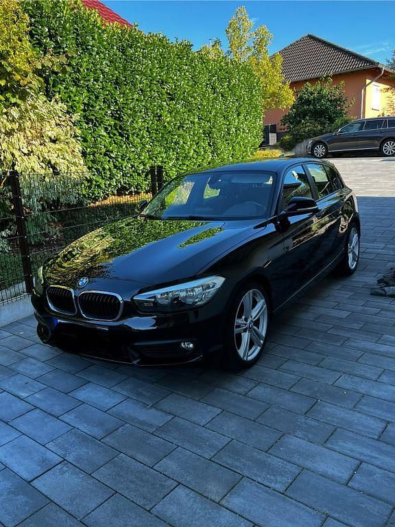 Schwarz Gebraucht 2017 BMW 116 Advantage Kleinwagen | 10.995 € (Guter Preis) - Bild 1/4