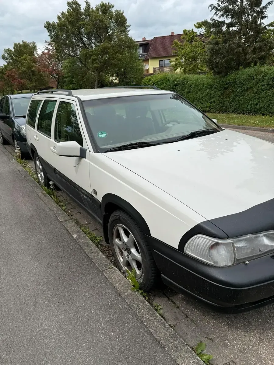 Gebraucht Volvo V70 126 PS (92 kW) 1998 Weiß Kombi