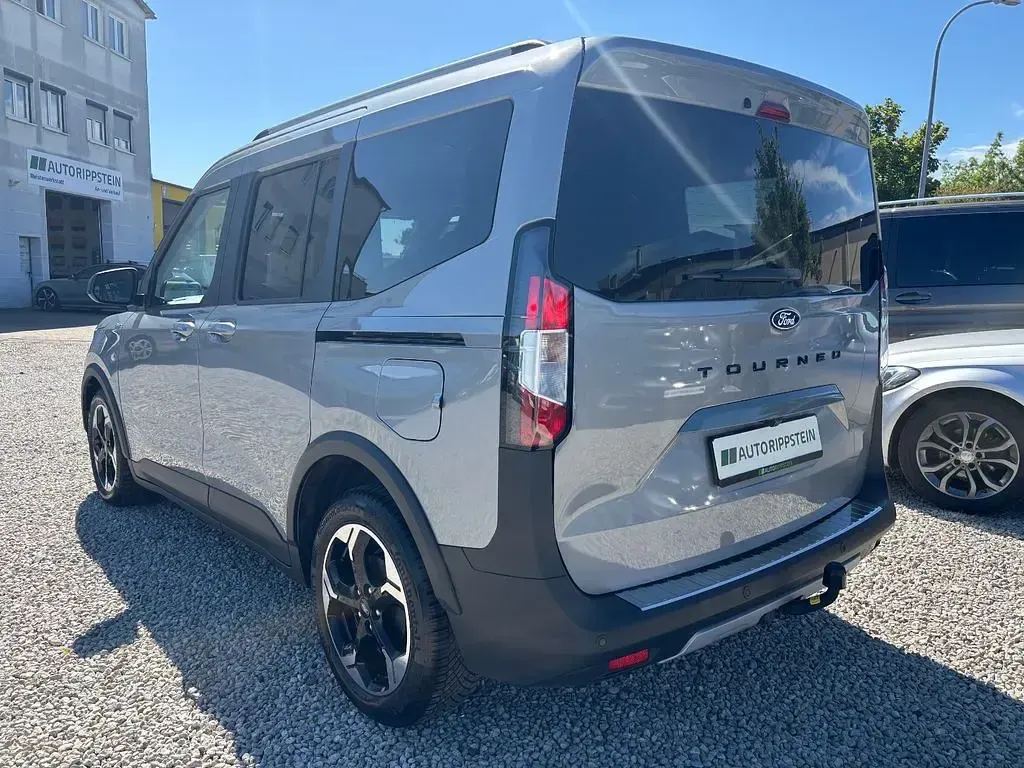 Gebraucht Ford Tourneo Courier Active 125 PS (91 kW) 2025 Silber Van / Kleinbus