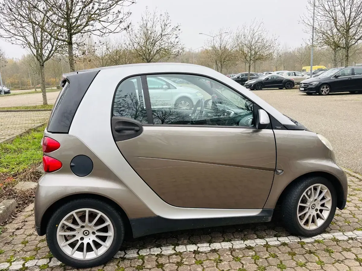 Gebraucht Smart ForTwo Coupé Passion 71 PS (52 kW) 2010 Silber Coupé