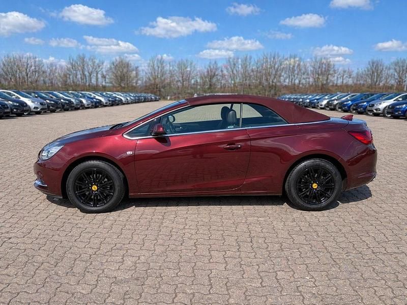 Second-hand Opel Cascada 120 CP (88 kW) 2017 Andere farben Cabrio
