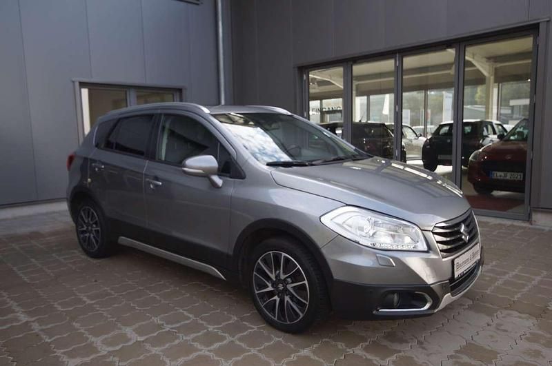 Galactic gray Gebraucht 2016 Suzuki SX4 S-Cross Comfort+ SUV | 8.740 € (Guter Preis) - Bild 1/4
