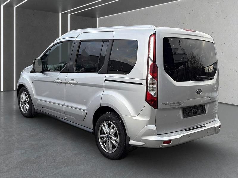 Gebraucht Ford Tourneo Connect Titanium 120 PS (88 kW) 2018 Silber Van / Kleinbus