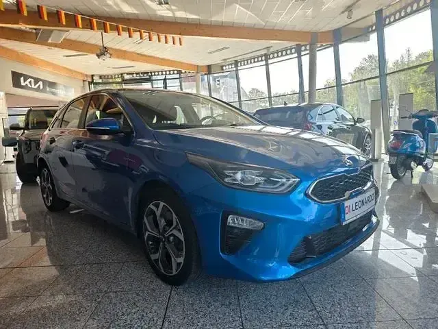 Gebraucht Kia Ceed Spirit 120 PS (88 kW) 2018 Blau Kleinwagen
