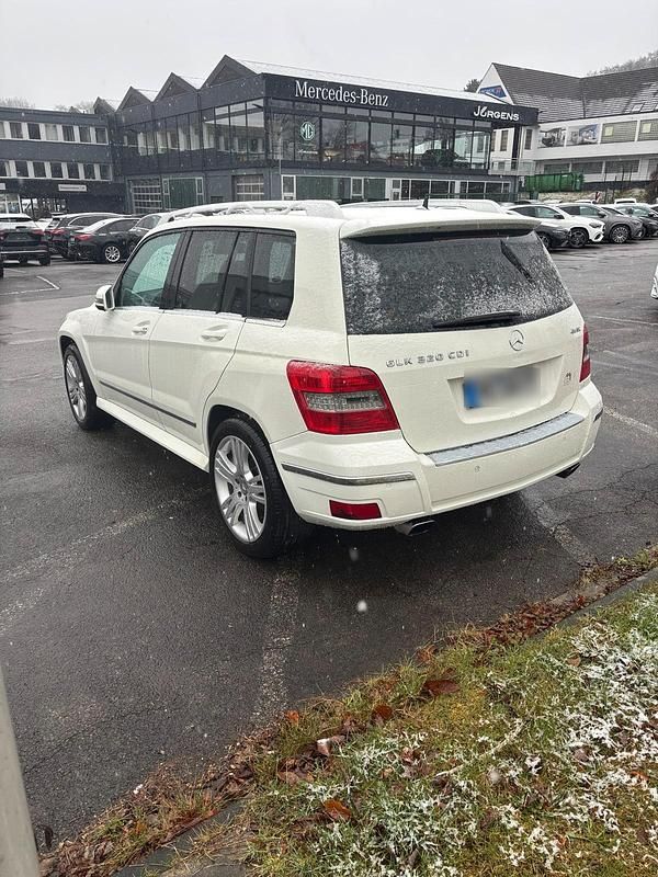 Gebraucht Mercedes GLK320 224 PS (164 kW) 2009 Weiß SUV