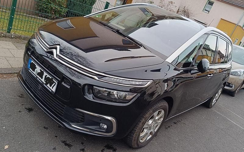 Schwarz Gebraucht 2017 Citroën Grand C4 Picasso Van / Kleinbus | 13.489 € (Fairer Preis) - Bild 1/4