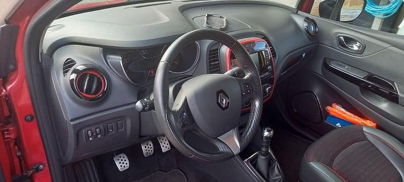 Gebraucht Renault Captur Intens 118 PS (86 kW) 2016 Rot SUV