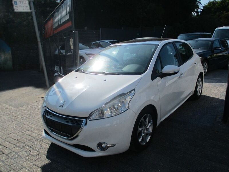 Weiß Gebraucht 2012 Peugeot 208 Active Kleinwagen | 7.999 € (Fairer Preis) - Bild 1/4