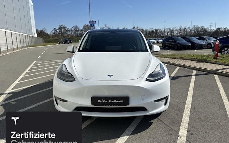 Gebraucht Tesla Model Y 273 kW (372 PS) 2023 Weiß SUV