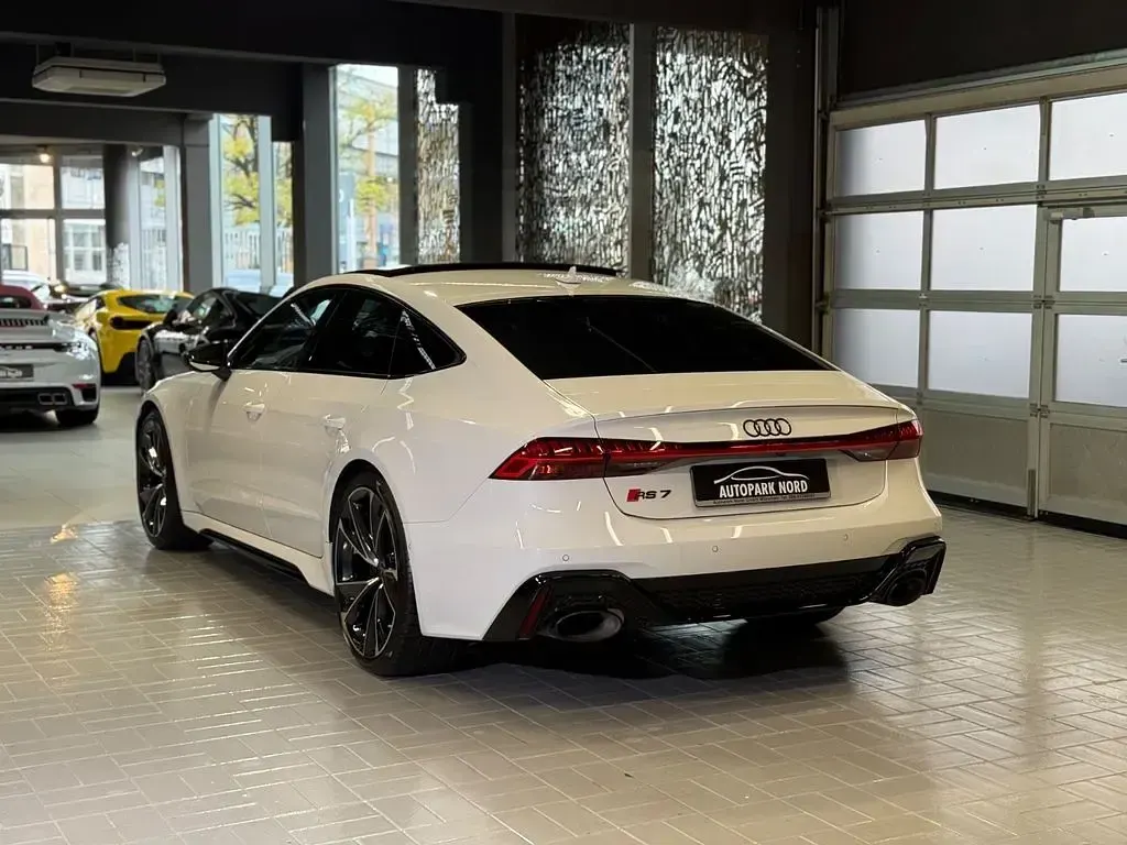 Gebraucht Audi RS7 Sportback Sport 600 PS (441 kW) 2024 Gletscherweiß metallic Kleinwagen