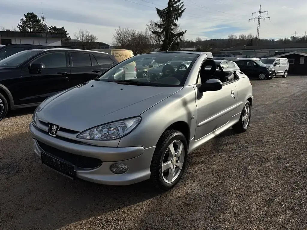 Gebraucht Peugeot 206 CC 109 PS (80 kW) 2005 Silber Cabrio