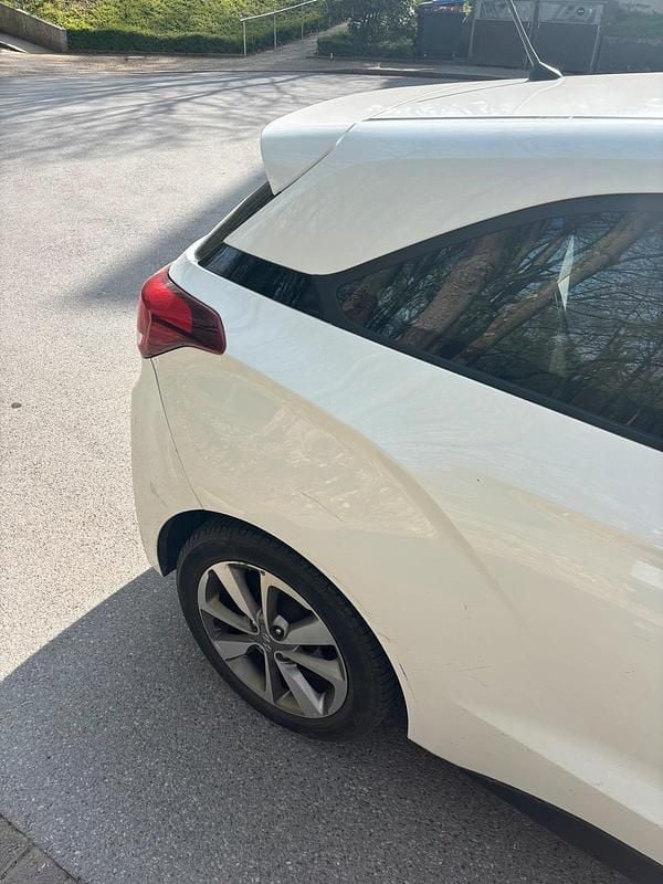 Gebraucht Hyundai i20 75 PS (55 kW) 2017 Weiß