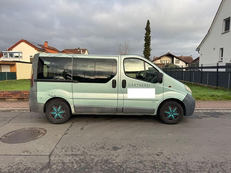 Gebraucht Opel Vivaro 120 PS (88 kW) 2003 Grün Van / Kleinbus