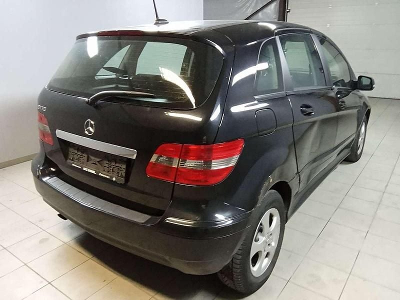 Gebraucht Mercedes B170 116 PS (85 kW) 2009 Kosmosschwarz  metalliclack Van / Kleinbus