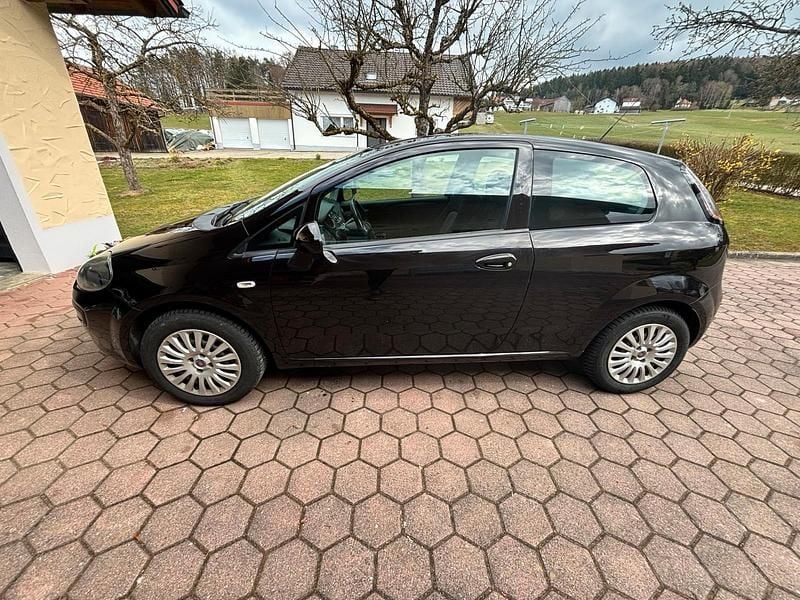 Gebraucht Fiat Punto 69 PS (50 kW) 2011 Schwarz Kleinwagen