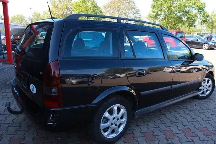 Gebraucht Opel Astra Njoy 101 PS (74 kW) 2003 Schwarz Limousine