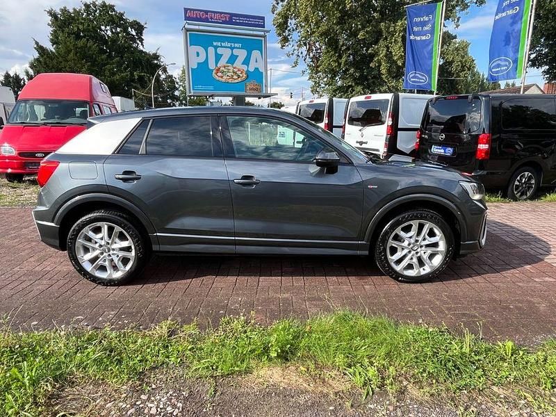 Gebraucht Audi Q2 S-Line 150 PS (110 kW) 2022 Grau SUV