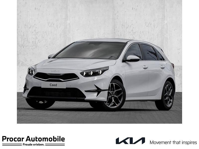 Weiß Neu 2025 Kia Ceed Limousine | 24.590 € (Fairer Preis) - Bild 1/4