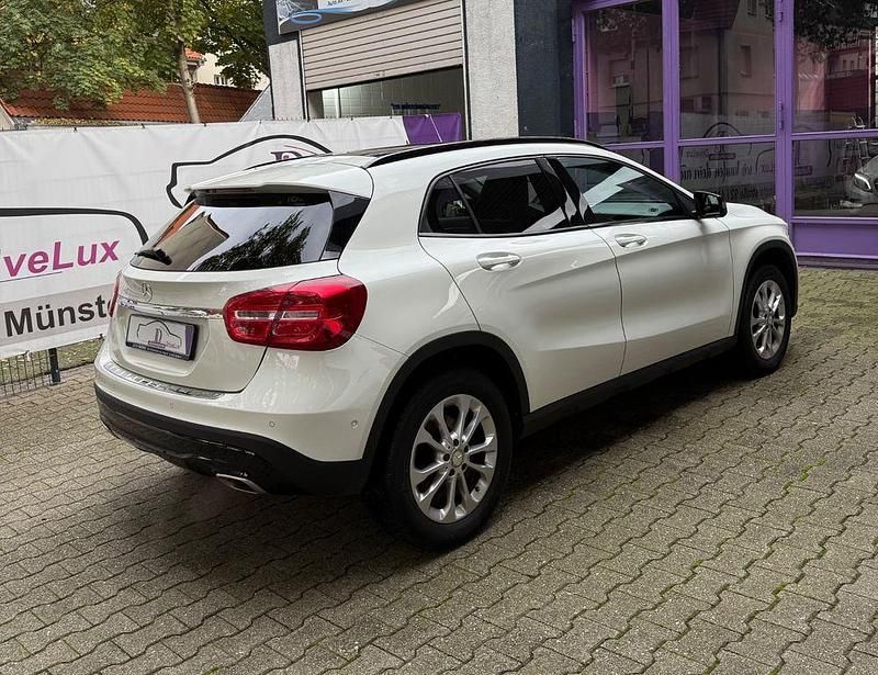 Gebraucht Mercedes GLA200 156 PS (114 kW) 2015 Weiß SUV