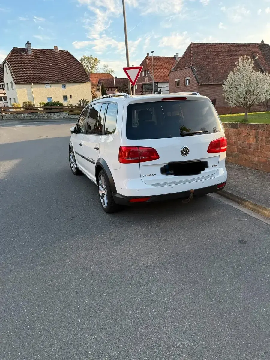 Gebraucht VW Touran Cross 140 PS (102 kW) 2013 Weiß Van / Kleinbus