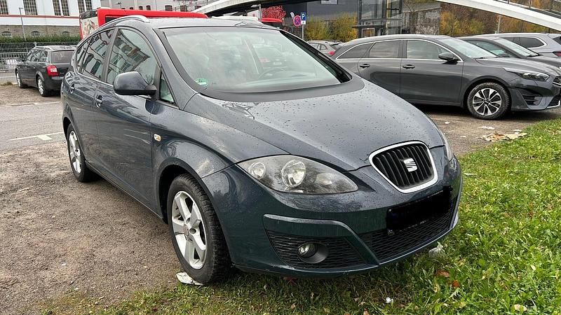 Grau Gebraucht 2010 Seat Altea XL Van / Kleinbus | 3.000 € (Guter Preis) - Bild 1/4