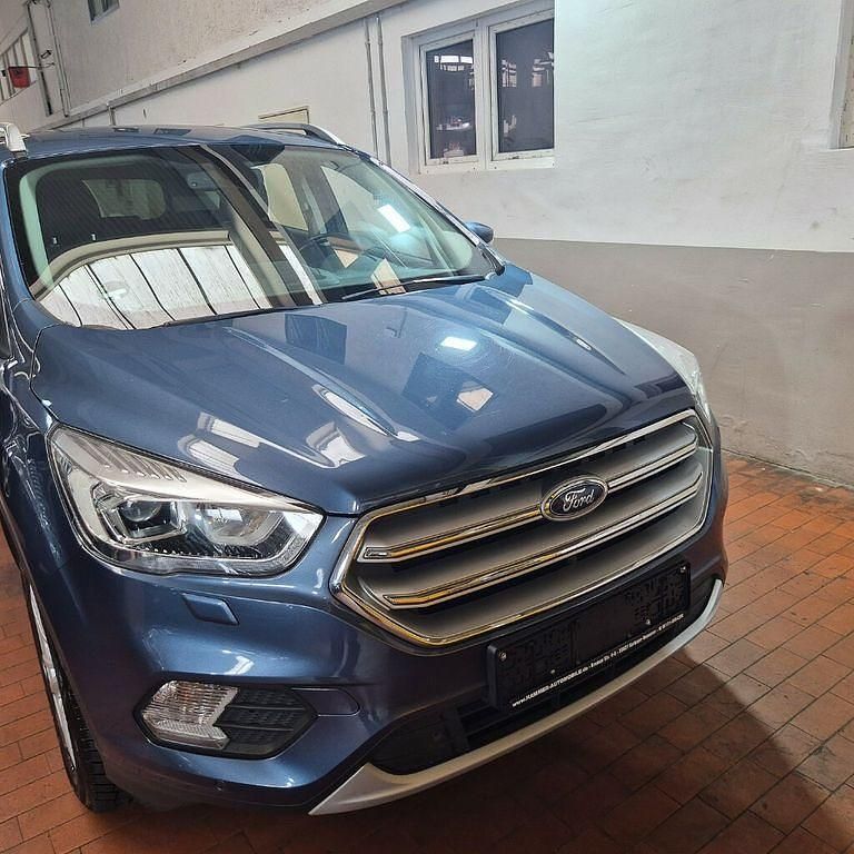 Blau Gebraucht 2020 Ford Kuga Cool & Connect SUV | 11.700 € (Superpreis) - Bild 1/4