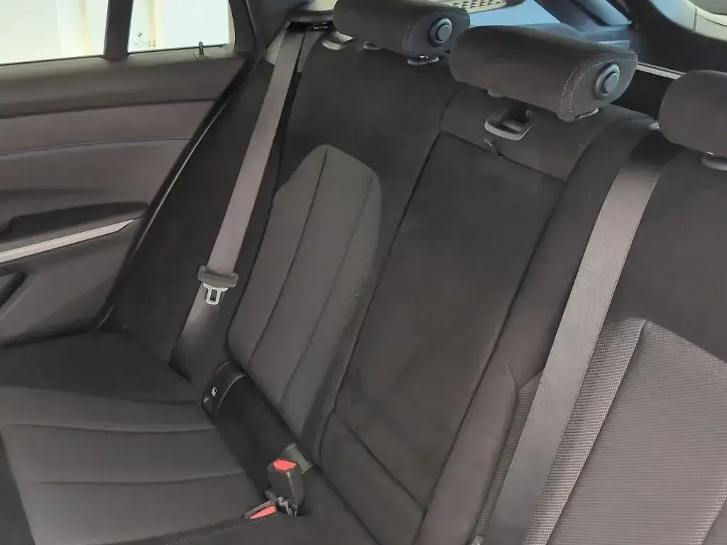 Gebraucht BMW 320 M Sport 184 PS (135 kW) 2024 Schwarz Kombi